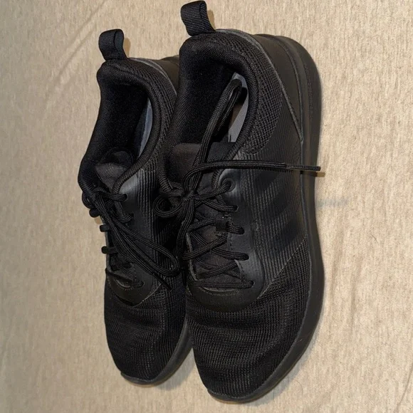 Adidas Black Running Shoes - Picture 4 of 5